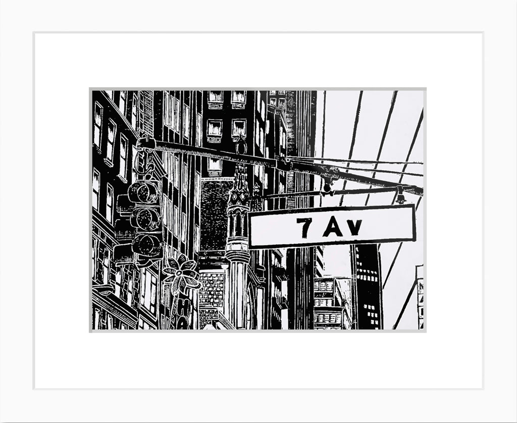 New York City Ausschnitt der 7th Avenue als Original in hochwertiger Druckqualität - ein absolutes Highlight für New York Fans! Schwarzfarbener Druck auf Zerkall hingeschöpftem Papier inkl. Wasserzeichen, vom Künstler signiert und Zertifiziert.