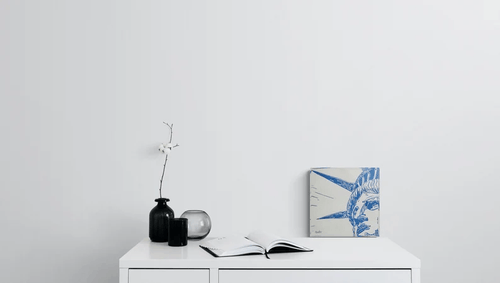 Acrylglas-Block der New Yorker "Lady Liberty" Freiheitsstatue. Druck in Cyan-Blau. Hochwertige Druckqualität – perfekt für New York-Fans!  vom Künstler signiert und mit Zertifikat. Limitierte Ausgabe,  in 2 Größen.