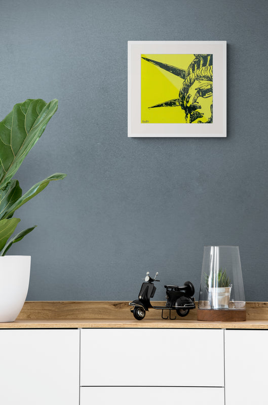 New York City Ausschnitt der berühmten "Lady Liberty" der Freiheitsstatue als Original in hochwertigem Druck - ein absolutes Highlight für New York Fans! 2 Farben-Druck, Schwarz, Senf-Grün, vom Künstler signiert und zertifiziert